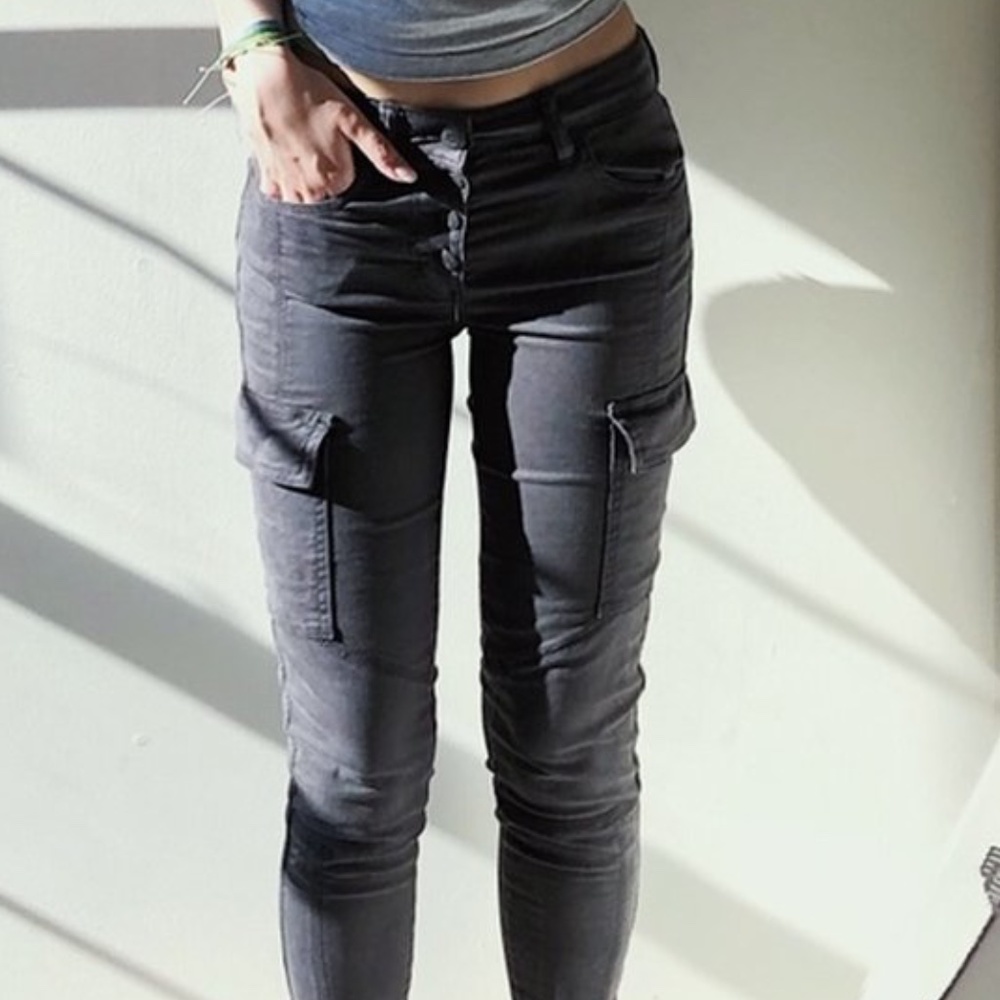 American eagle Grey skinny jeans with leg pockets